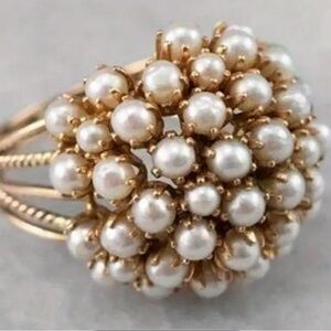 Luxurious Vintage Pearl and Gold Cluster Ring